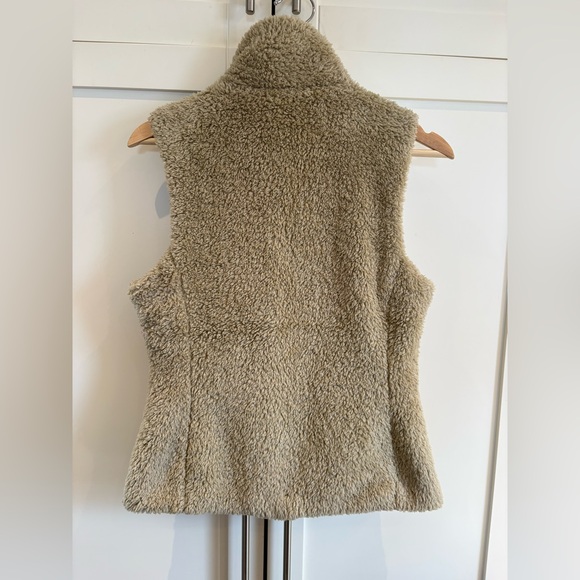 Patagonia Los Gatos Teddy Sherpa Tan Cream Size Small Women’s Vest - Picture 2 of 7